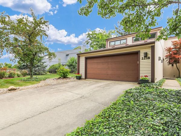 2218 Briar Hill Drive , Unit 2218, Champaign, IL 61822