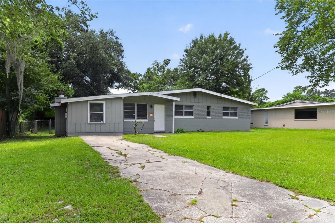 6728 Peter Rabbit Drive N, Jacksonville, FL 32210 Main Photo