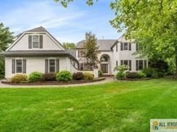 1 Woodland Drive, Cranbury, NJ 08512