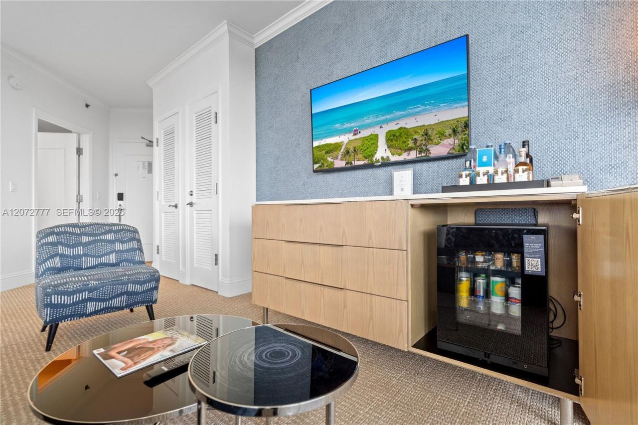4401 Collins Ave, Unit 1115, Miami Beach, FL 33140 Photo