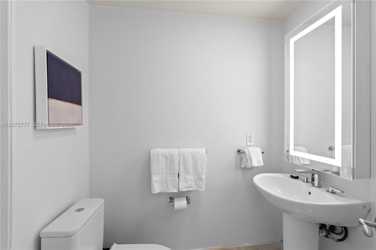 4401 Collins Ave, Unit 1115, Miami Beach, FL 33140 Photo