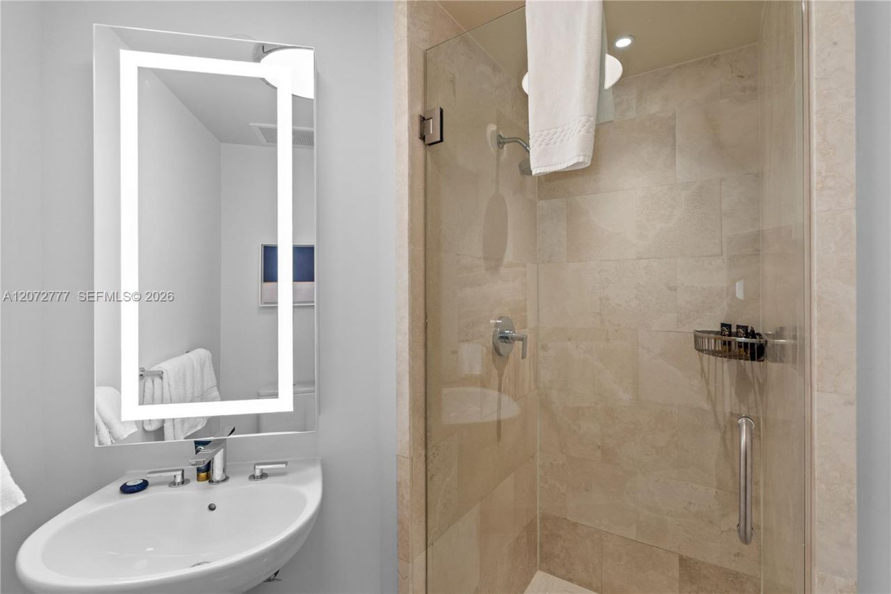 4401 Collins Ave, Unit 1115, Miami Beach, FL 33140 Photo