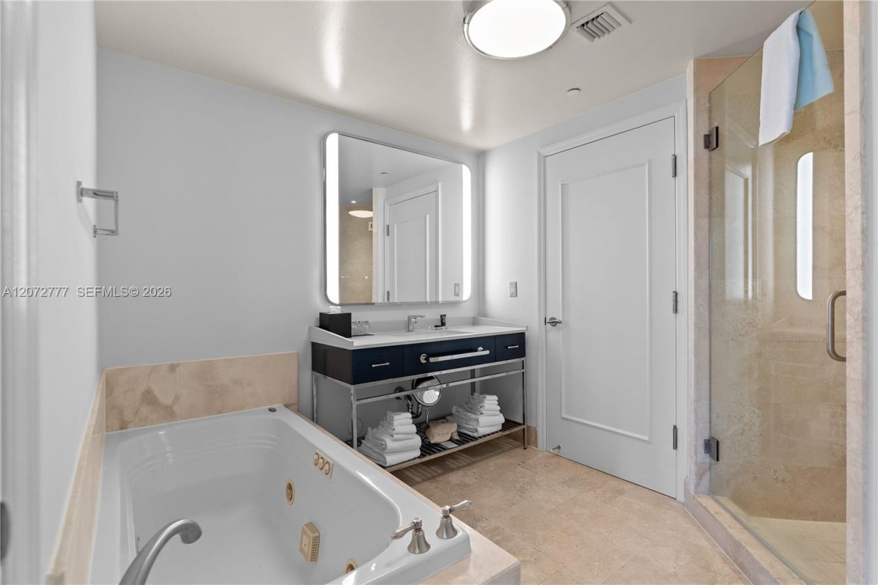 4401 Collins Ave, Unit 1115, Miami Beach, FL 33140 Photo