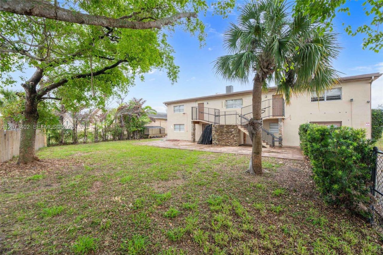 359 10th St , Lake Park, FL 33403 Photo