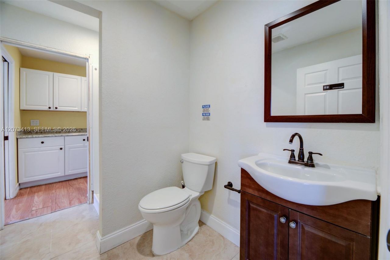 359 10th St , Lake Park, FL 33403 Photo