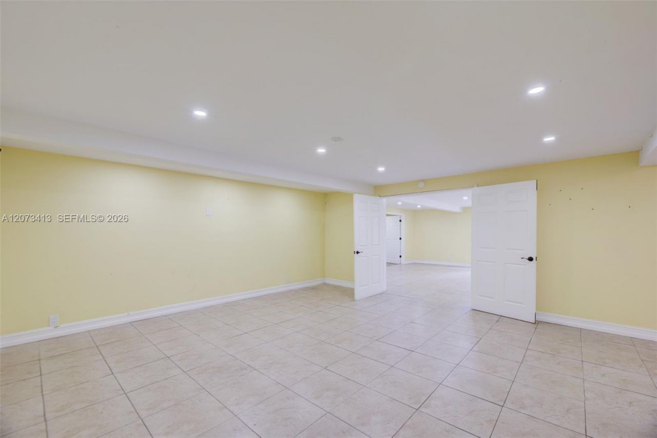 359 10th St , Lake Park, FL 33403 Photo