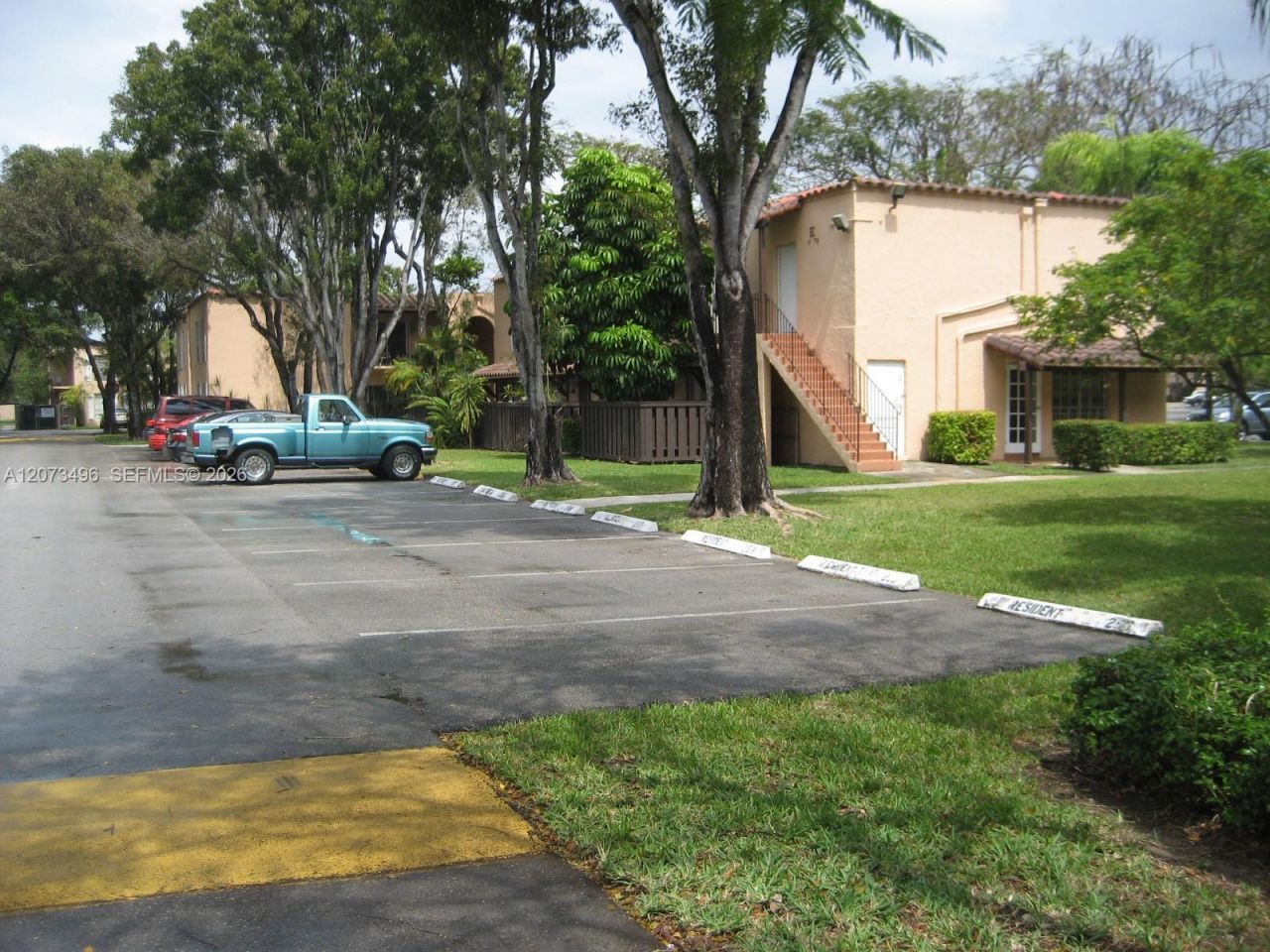 10810 N Kendall Dr , Unit Q-11, Miami, FL 33176 Photo