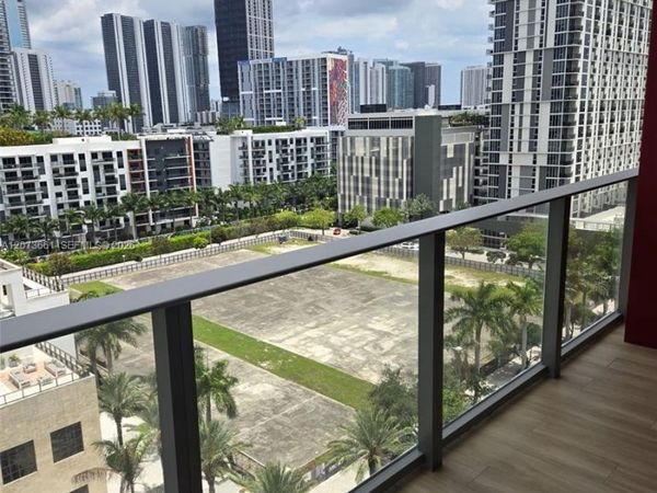 90 NE 32nd Street , Unit 1104, Miami, FL 33137