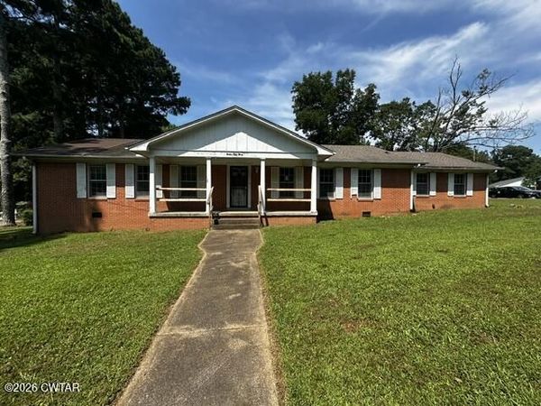 1253 Campbell Street , Jackson, TN 38301