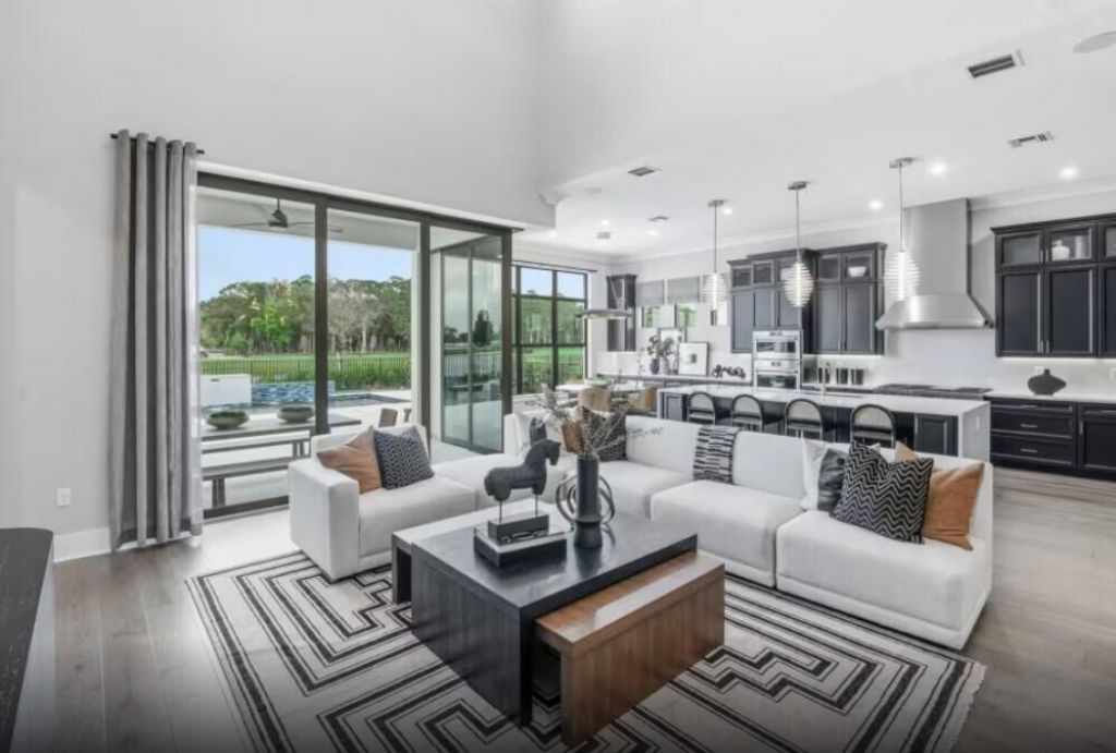10132 Amara Ranch Drive, Unit 133 Living, Lake Worth, FL 33449 Photo