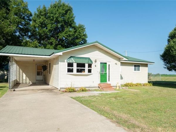 405 N Walker Avenue , Gideon, MO 63848