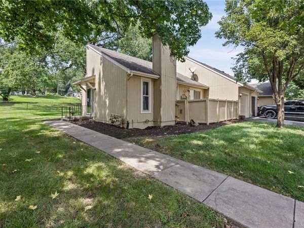 12218 Holmes Lane, Kansas City, MO 64146