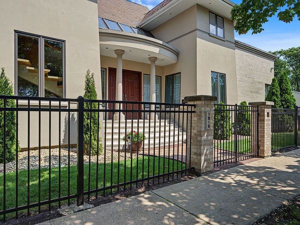 1915 S Washington Avenue , Park Ridge, IL 60068