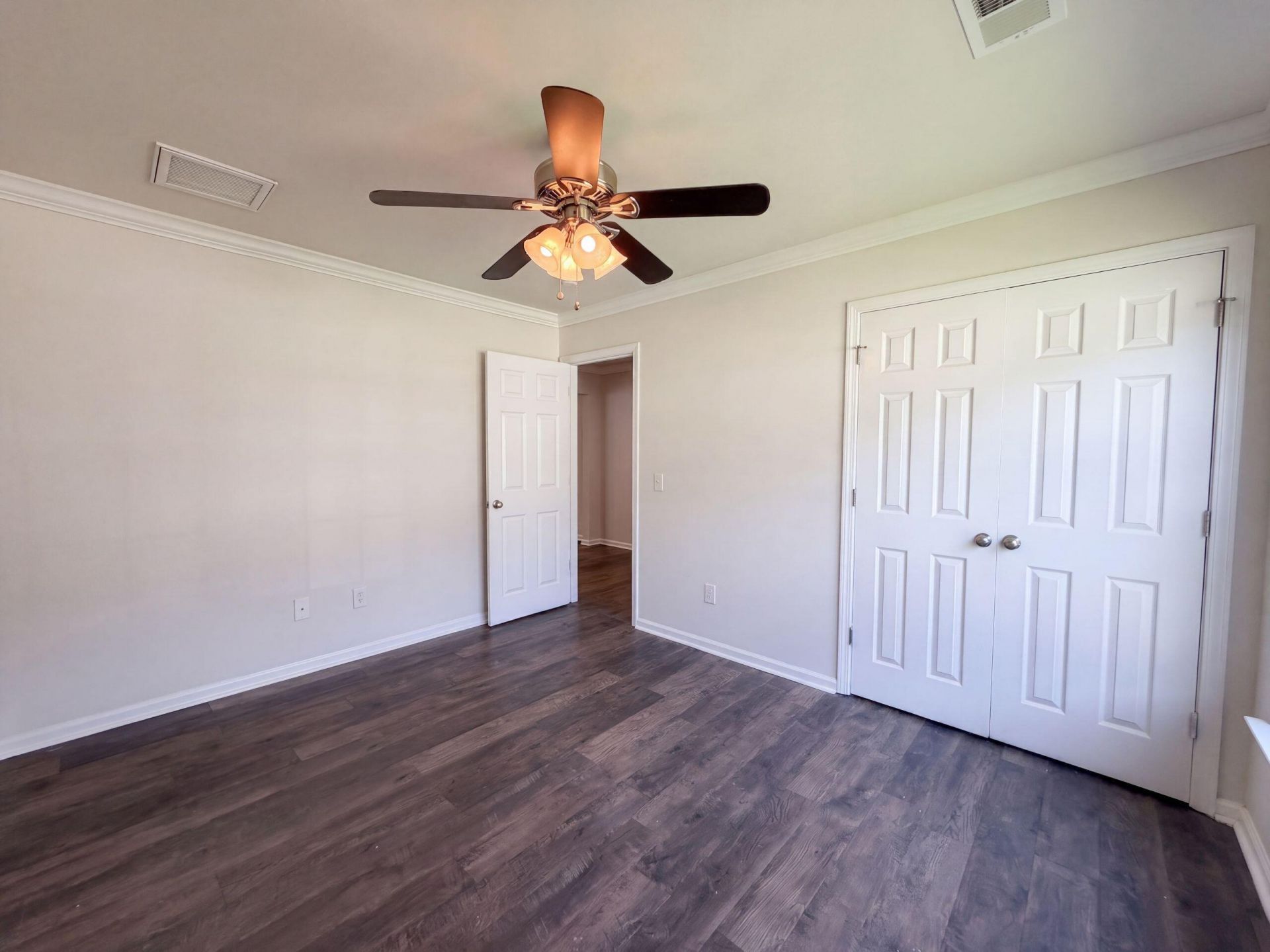 211 Emerald Isle Drive Photo 11