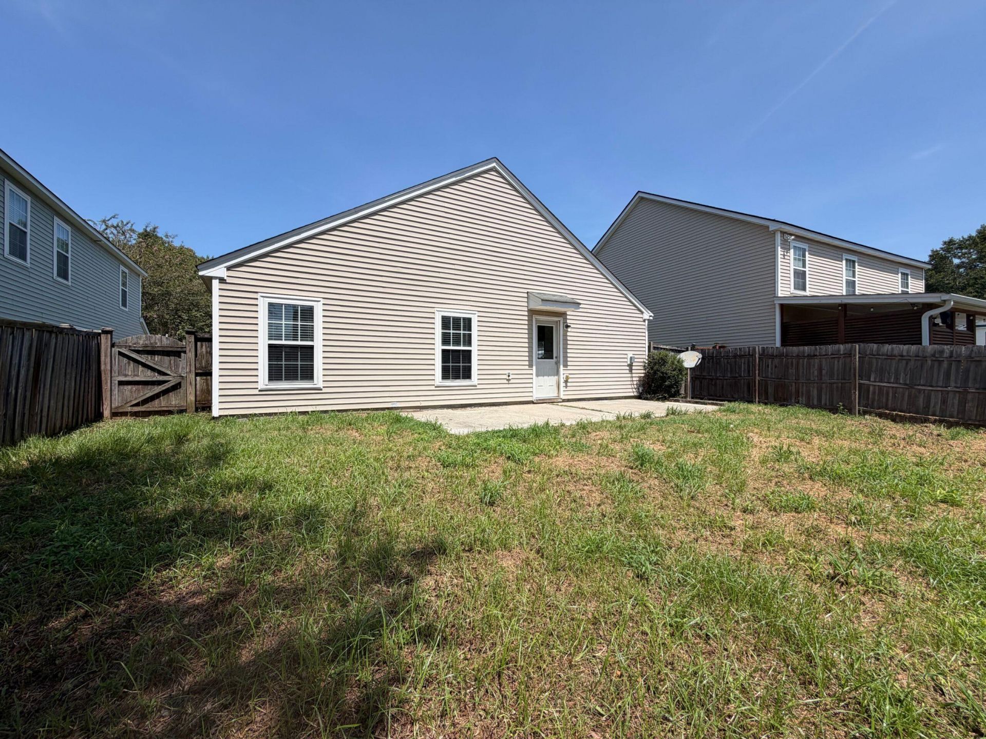 211 Emerald Isle Drive Photo 15