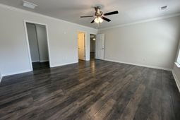 211 Emerald Isle Drive photo 4
