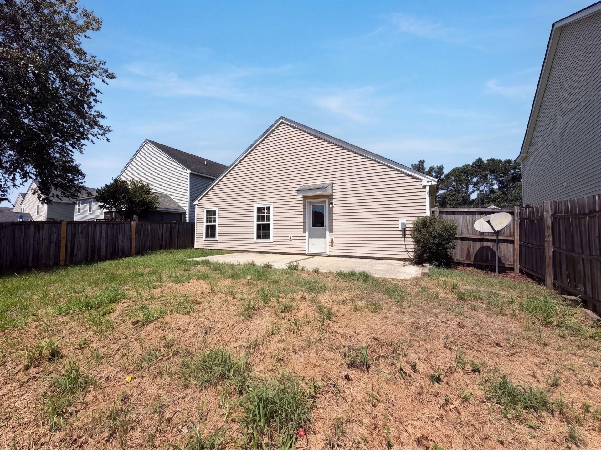 211 Emerald Isle Drive Photo 5