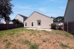 211 Emerald Isle Drive photo 4