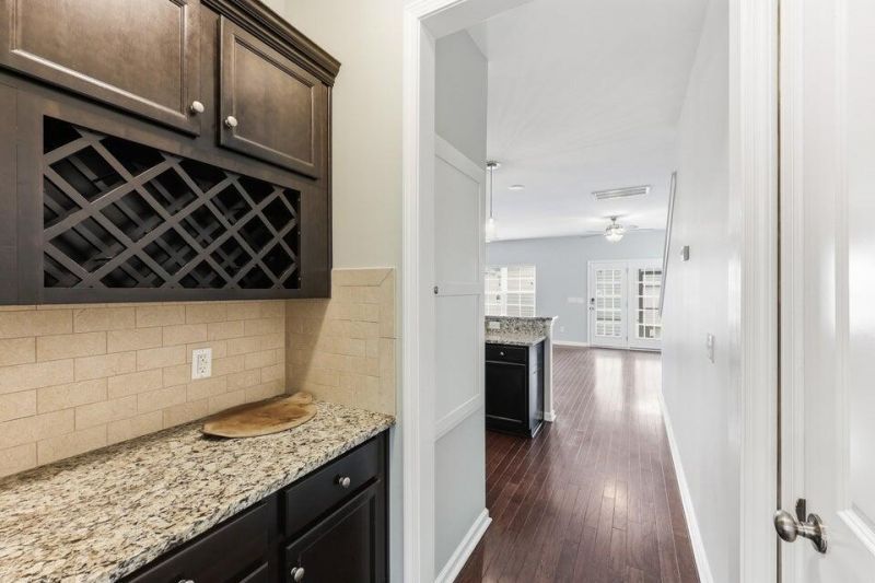 420 Verbena Avenue Photo 8
