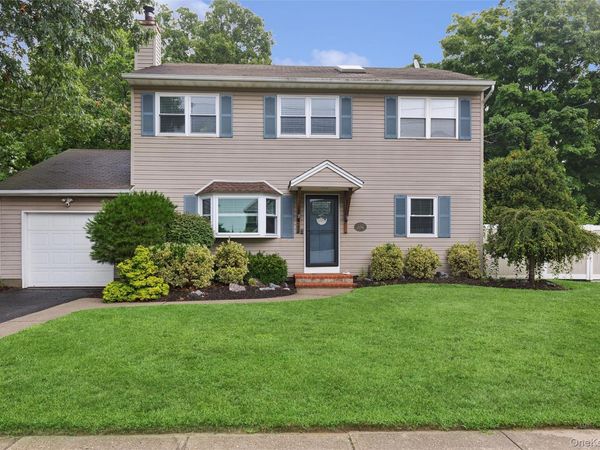 25 N Ocean Avenue , Center Moriches, NY 11934