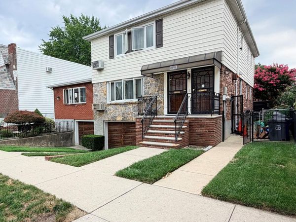 89-16 Doran Ave. , Glendale, NY 11385