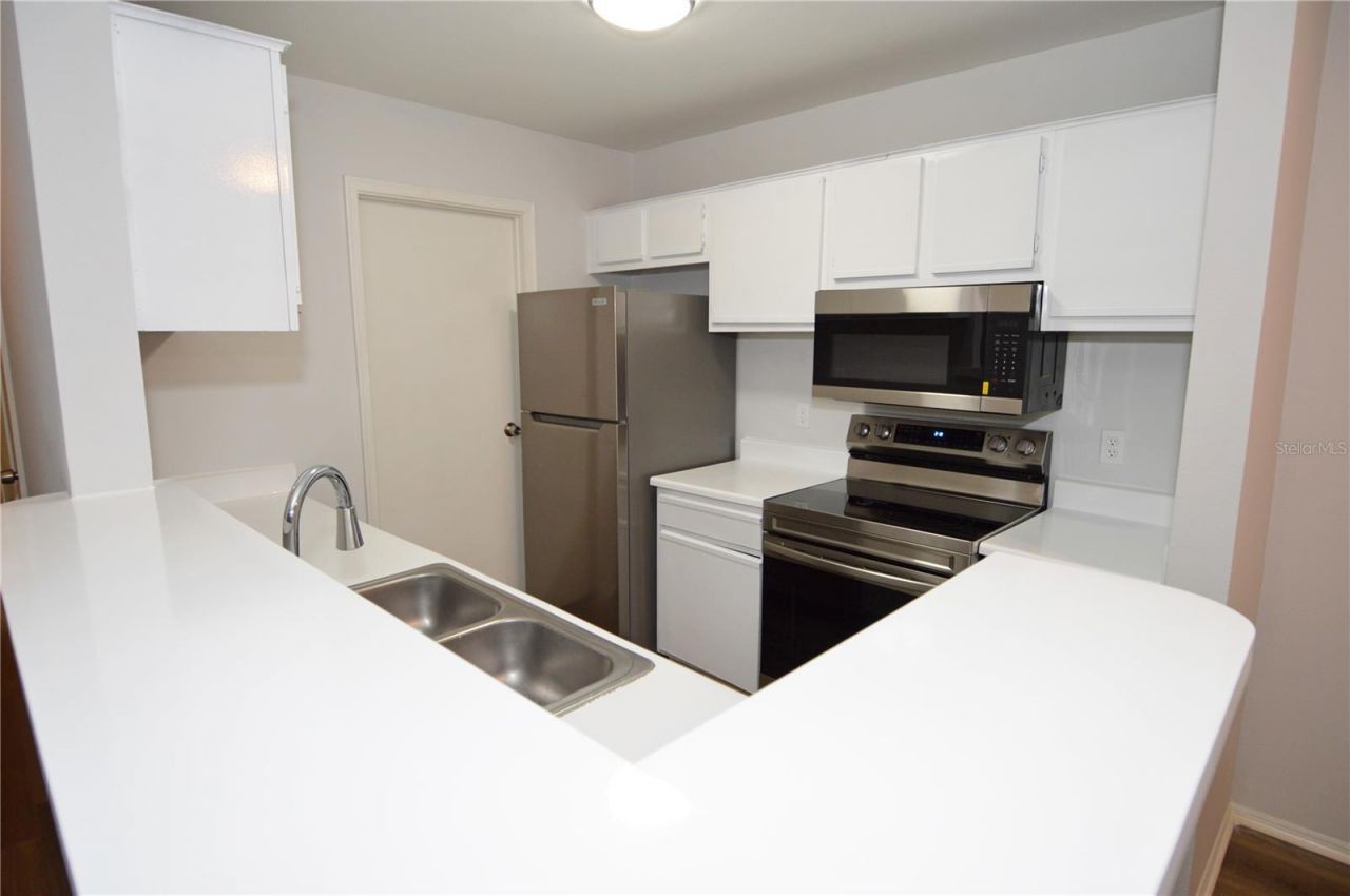 1400 Gandy Boulevard N, Unit 816, Saint Petersburg, FL 33702 Photo