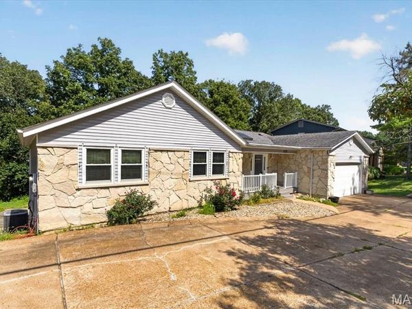 125 Strecker Road , Ellisville, MO 63011