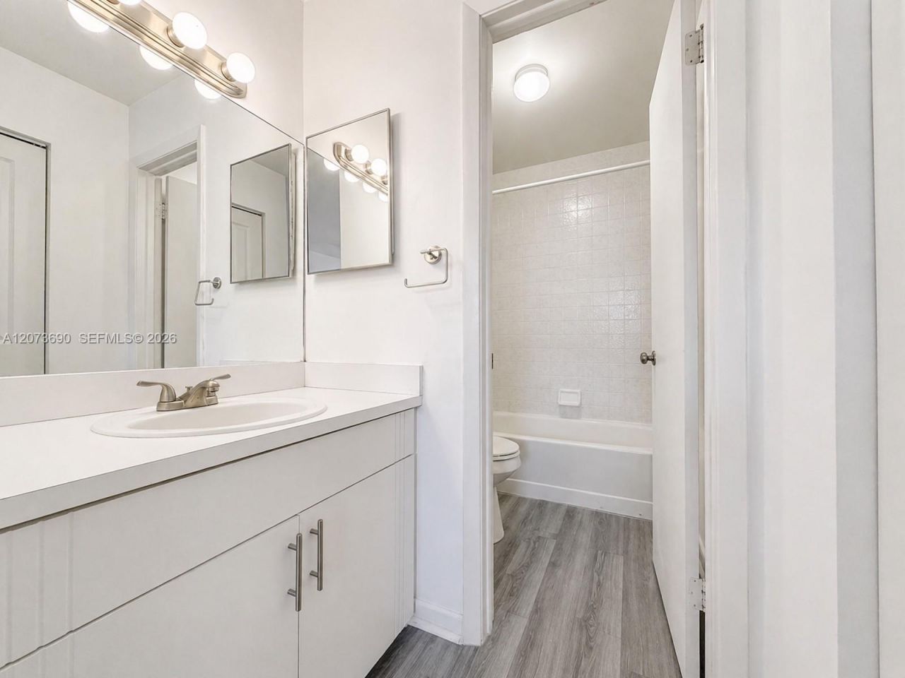 9730 Hammocks Blvd , Unit 201-28, Miami, FL 33196 Photo