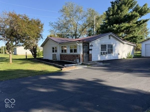 336 E Wilkison, Montezuma, IN 47862