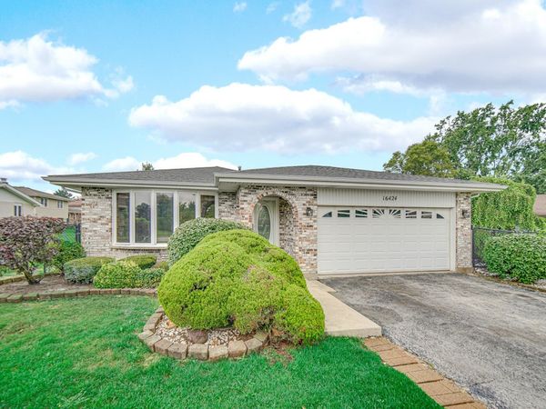 16424 MAPLEWOOD Court, Tinley Park, IL 60477