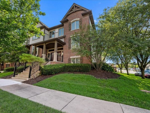 301 Brownstone Drive , St. Charles, IL 60174