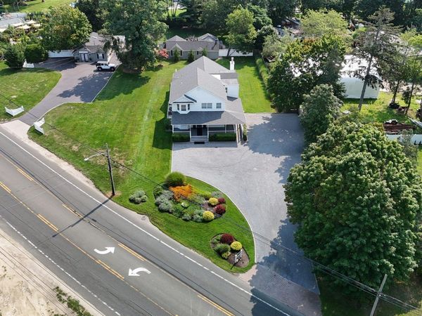 250 Montauk Highway , East Moriches, NY 11940