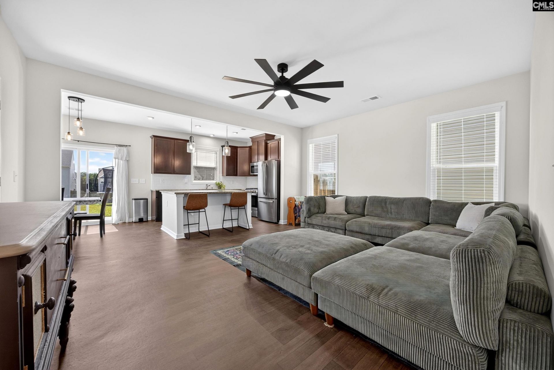 1034 Crescent Moon Loop Photo 6