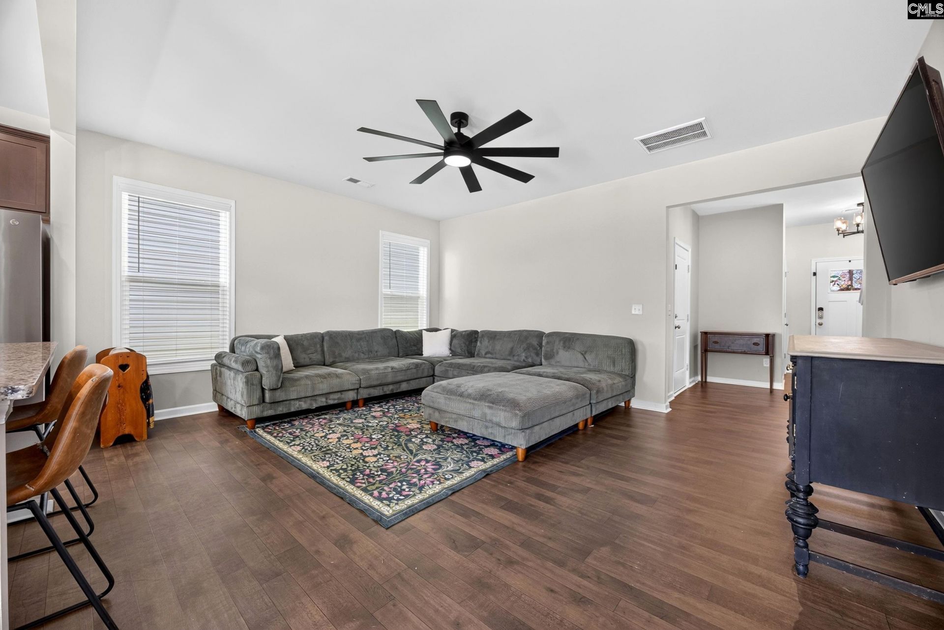 1034 Crescent Moon Loop Photo 7