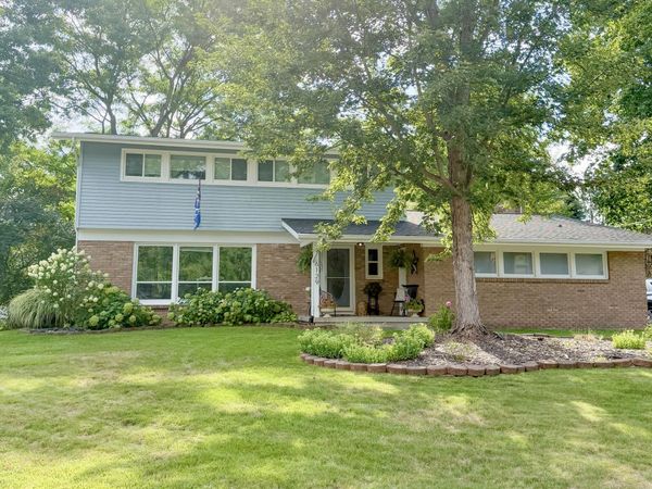 6129 Meadowlark Street NE, Rockford, MI 49341