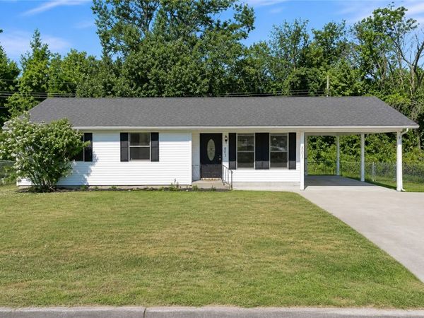 803 4th Avenue , Gravette, AR 72736