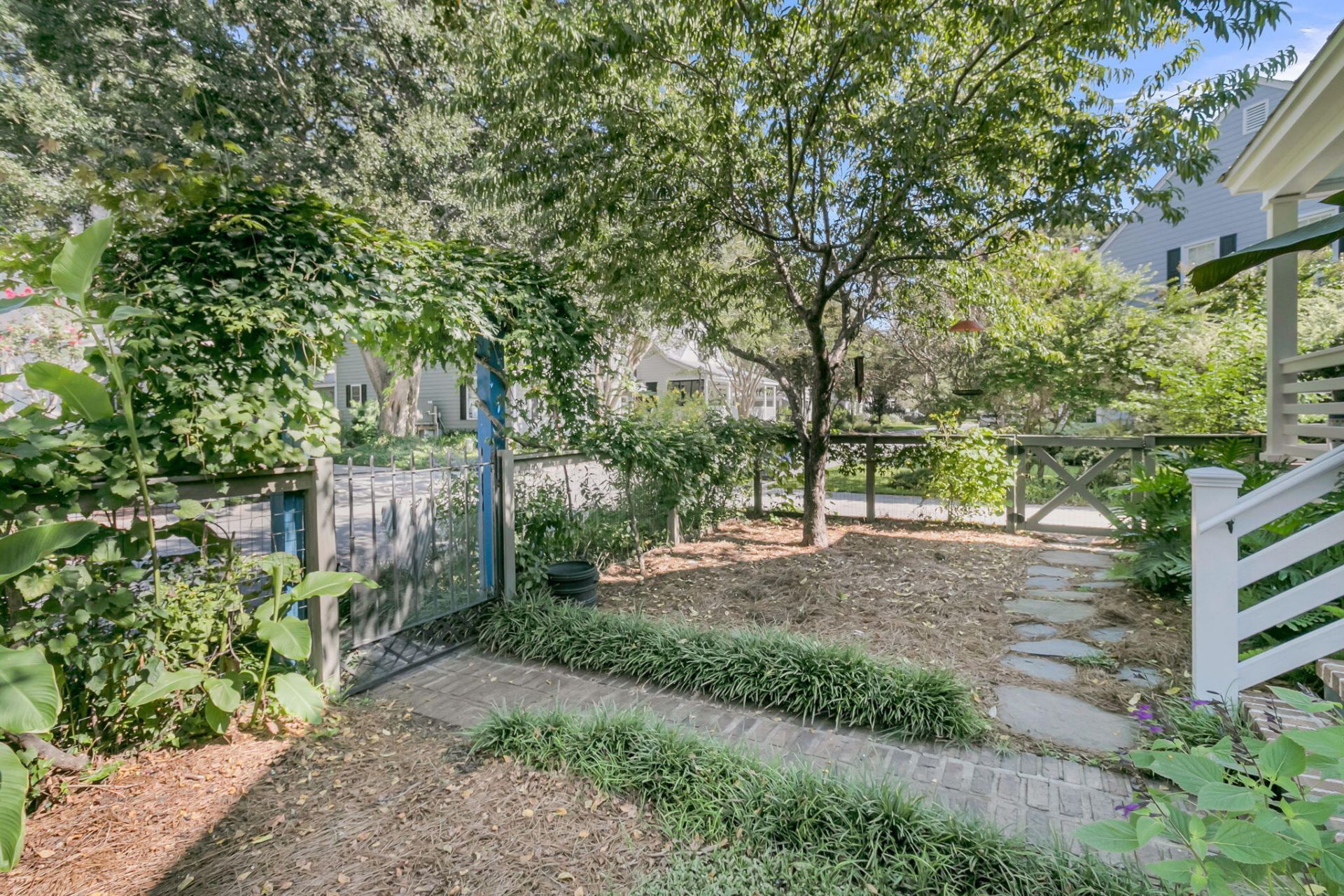 1474 Village Square Photo 7
