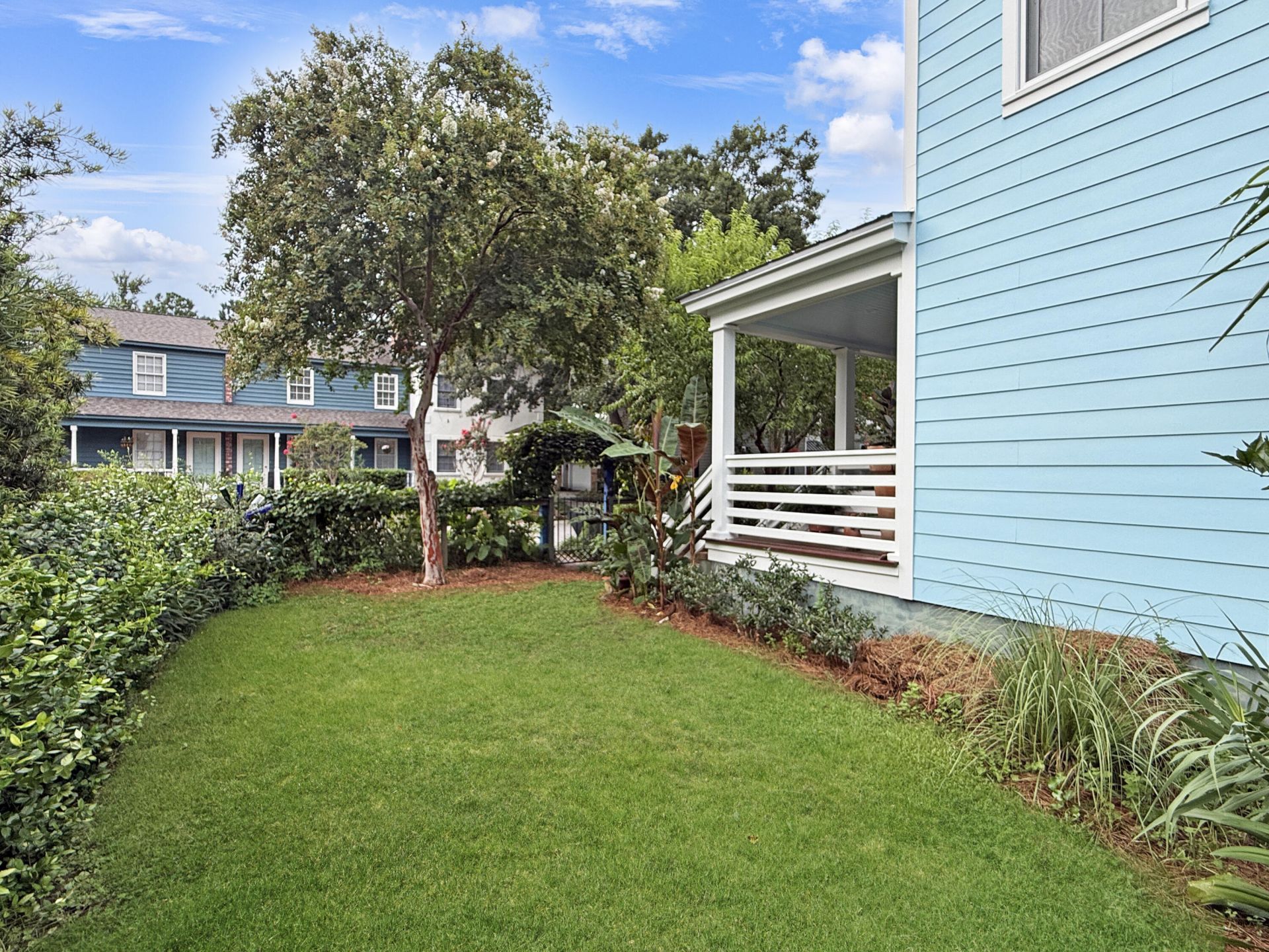1474 Village Square Photo 9