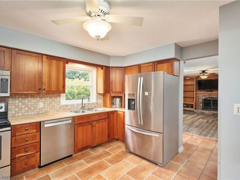 2513 Saint Francis Street, Akron, OH 44333 Photo 6