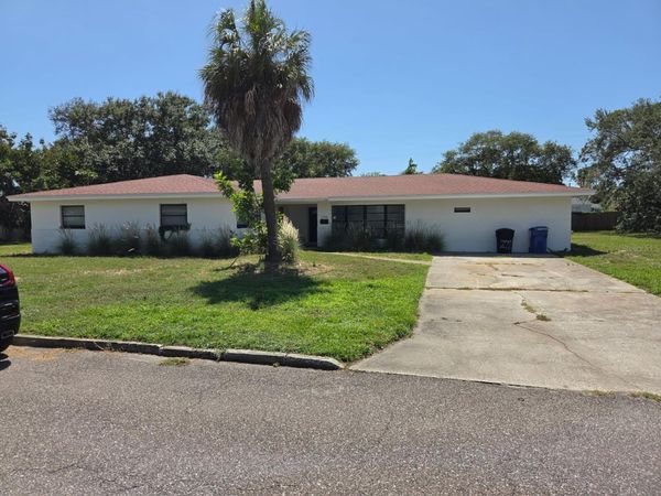 2711 QUEEN STREET S, ST PETERSBURG, FL 33712