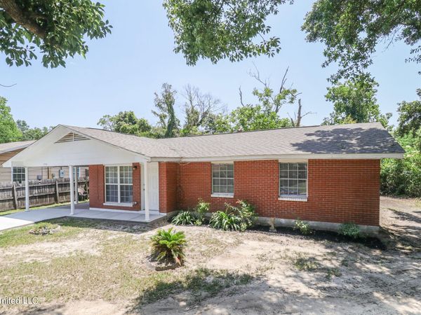1300 29th Street, Gulfport, MS 39501