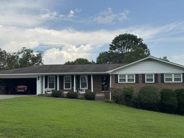 3940 Bow St NE, Cleveland, TN 37312
