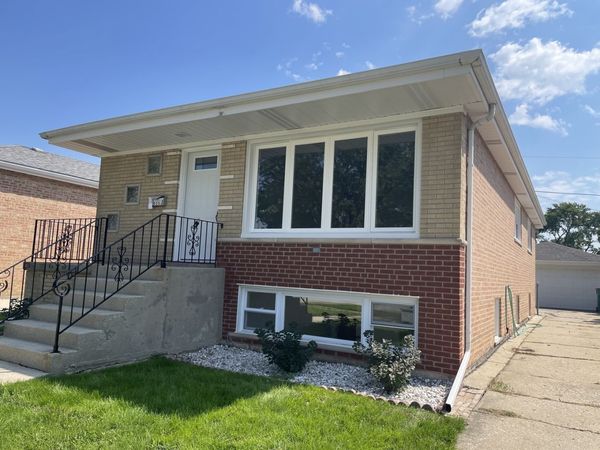 7925 Natchez Avenue , Burbank, IL 60459