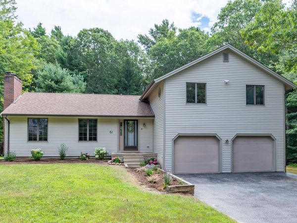 21 Clubhouse Drive, Pocasset, MA 02559