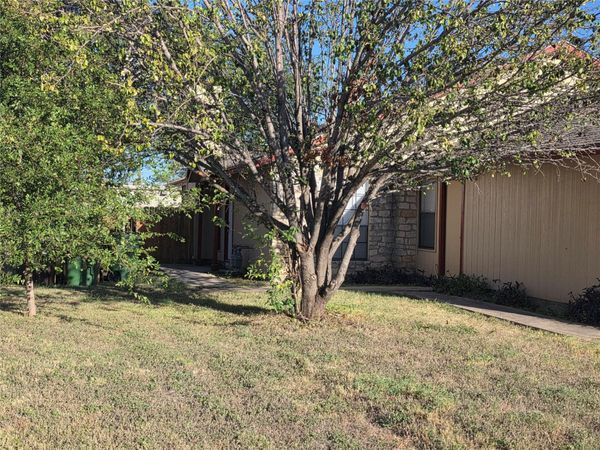 1735 HORSESHOE CIR, Round Rock, TX 78681