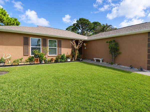 397 SW RAY Avenue, Port St. Lucie, FL 34983