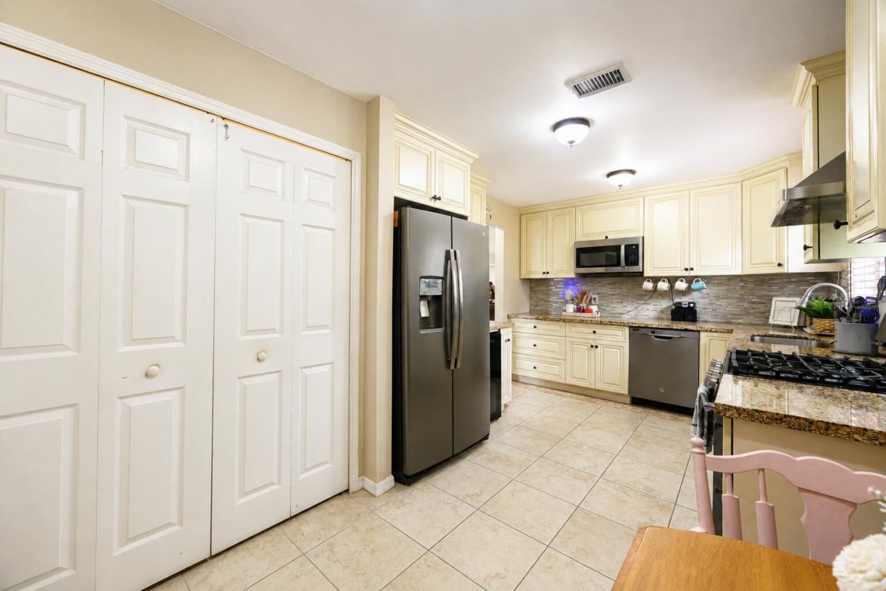 397 SW Ray Avenue, Port Saint Lucie, FL 34983 Photo