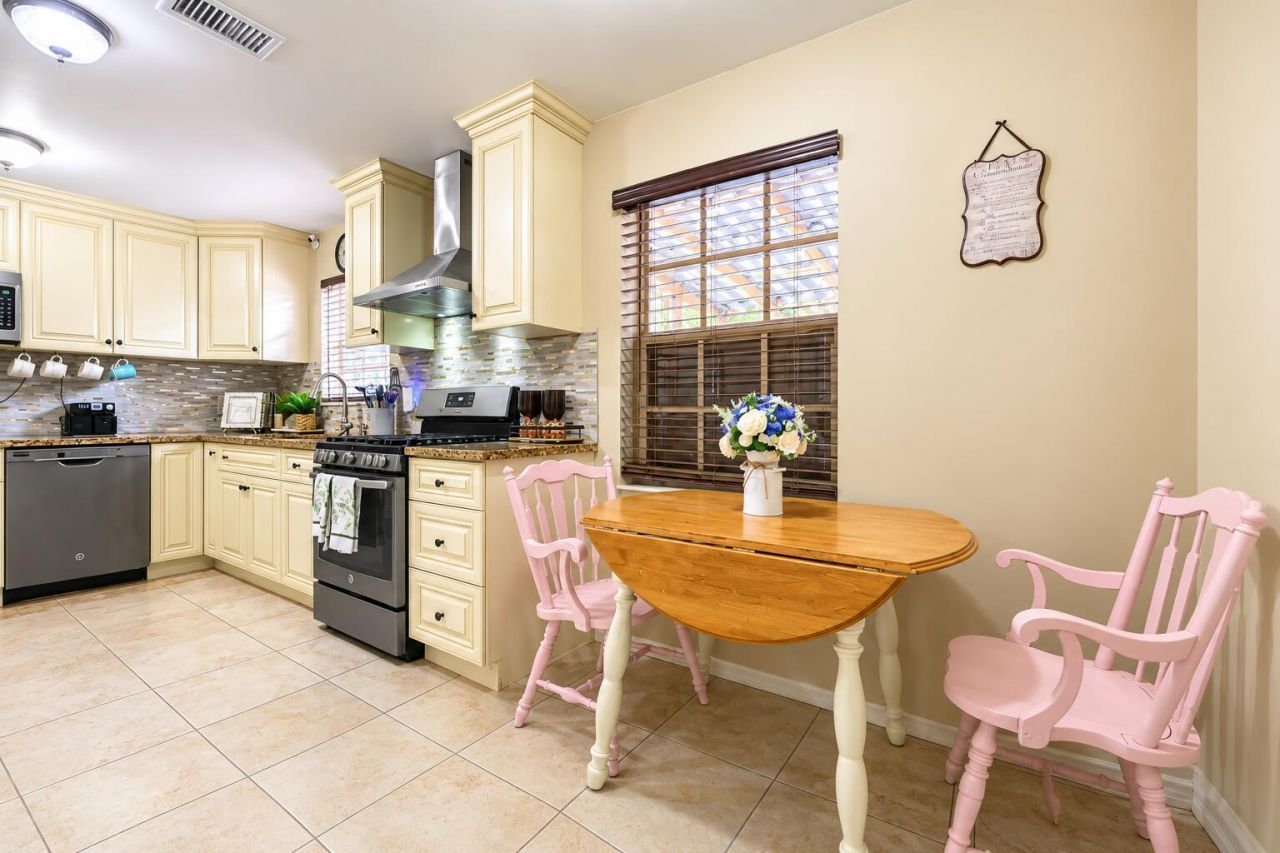 397 SW Ray Avenue, Port Saint Lucie, FL 34983 Photo
