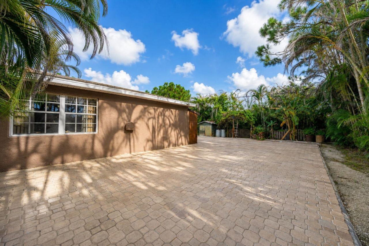 397 SW Ray Avenue, Port Saint Lucie, FL 34983 Photo