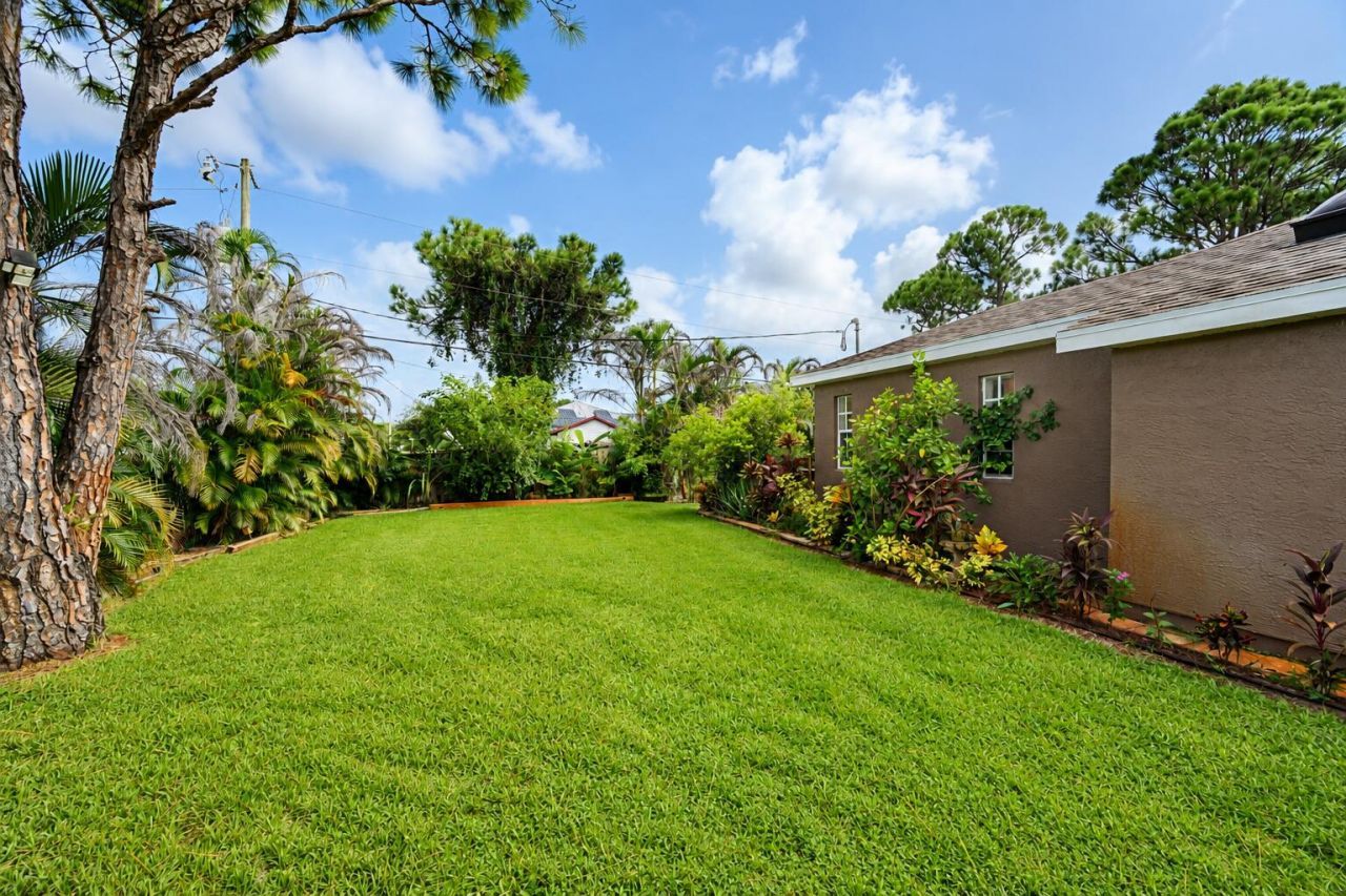 397 SW Ray Avenue, Port Saint Lucie, FL 34983 Photo